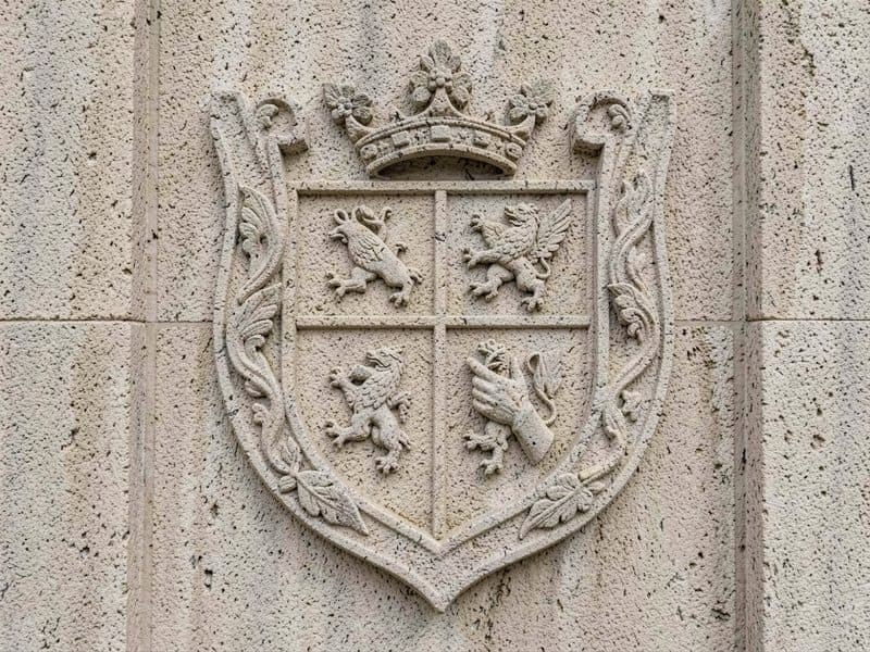 Escudos personalizados en piedra grabados en Verín y Baixa Limia